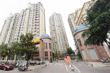 龙源教师公寓带车库付房精装套三113平米仅售65万